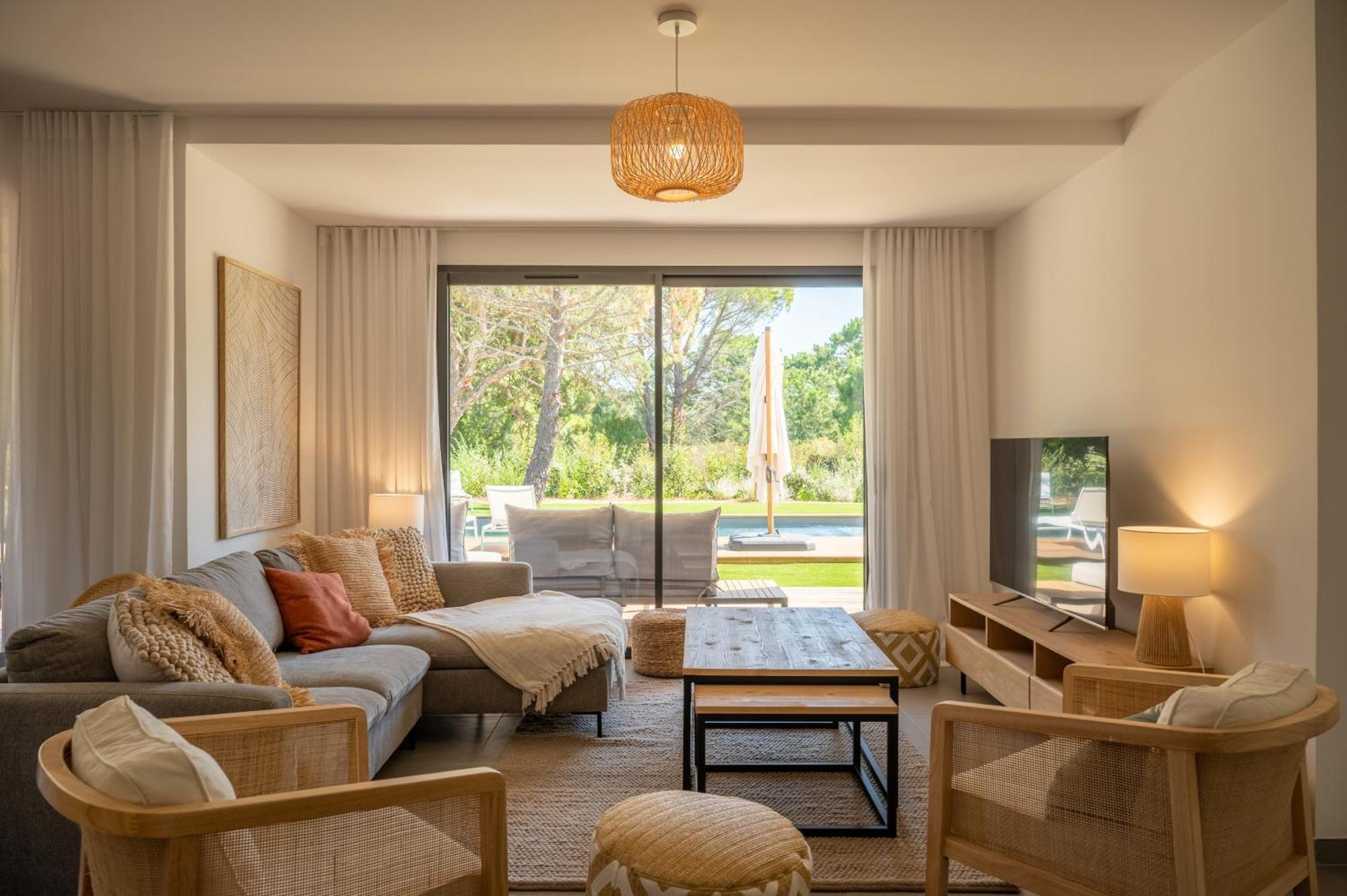 Aparthotel Calarossa Bay 4*